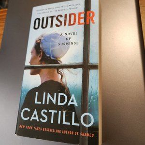 Outsider by Linda Castillo, paperback book